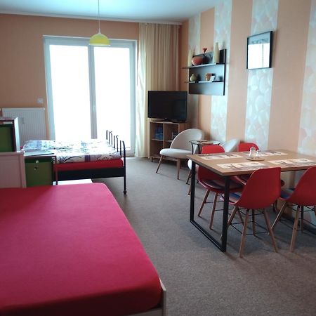 Apartman Rezidence Certovka 2121 Free Parking Garage การ์โลวีวารี ภายนอก รูปภาพ