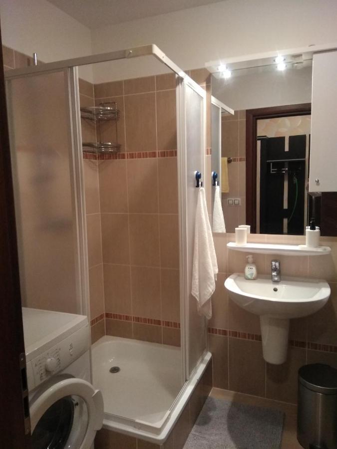 Apartman Rezidence Certovka 2121 Free Parking Garage การ์โลวีวารี ภายนอก รูปภาพ