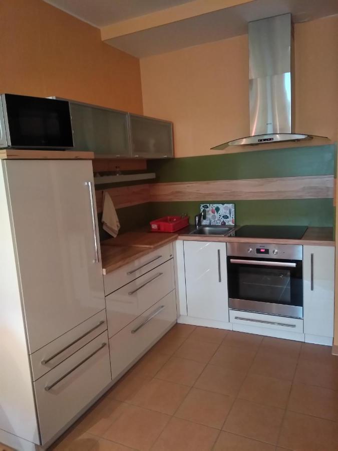Apartman Rezidence Certovka 2121 Free Parking Garage การ์โลวีวารี ภายนอก รูปภาพ