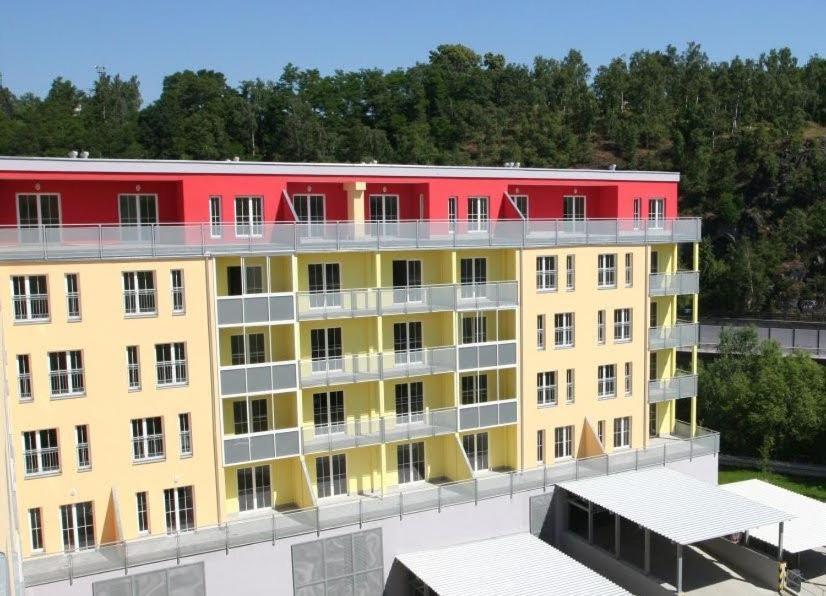 Apartman Rezidence Certovka 2121 Free Parking Garage การ์โลวีวารี ภายนอก รูปภาพ