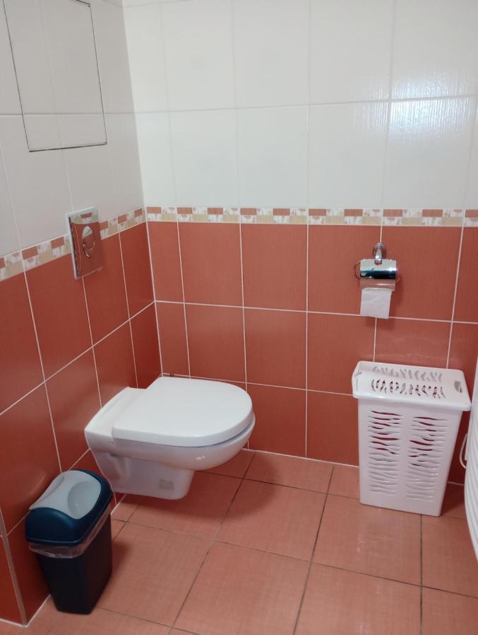 Apartman Rezidence Certovka 2121 Free Parking Garage การ์โลวีวารี ภายนอก รูปภาพ