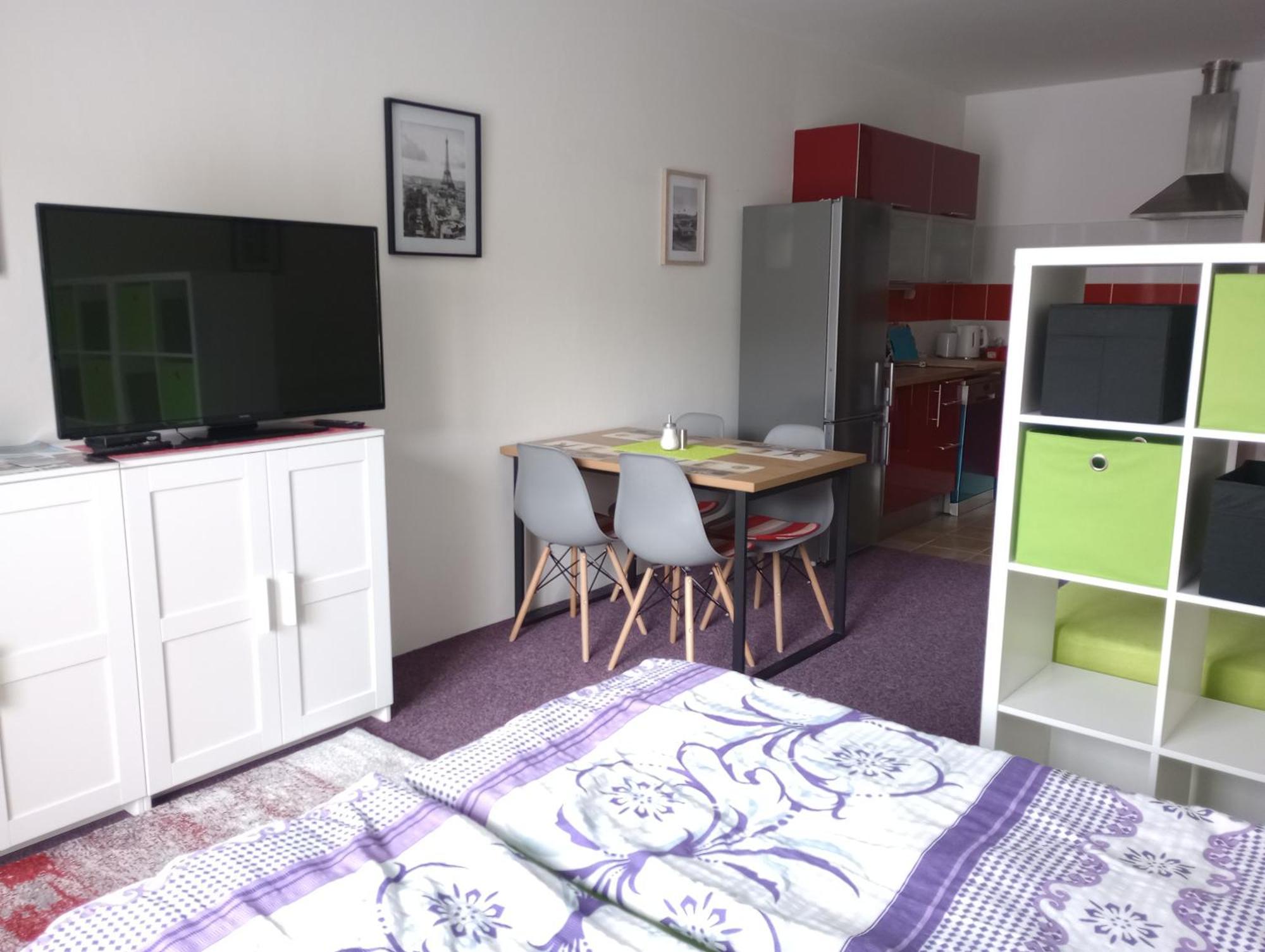 Apartman Rezidence Certovka 2121 Free Parking Garage การ์โลวีวารี ภายนอก รูปภาพ